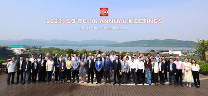 阿部雅二朗教授が一般社団法人日本クレーン協会より感謝状を授与されました 画像