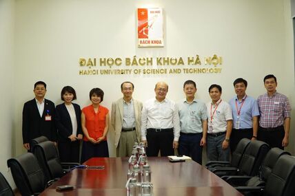 鈴木副学長らがハノイ工科大学を訪問しました 画像
