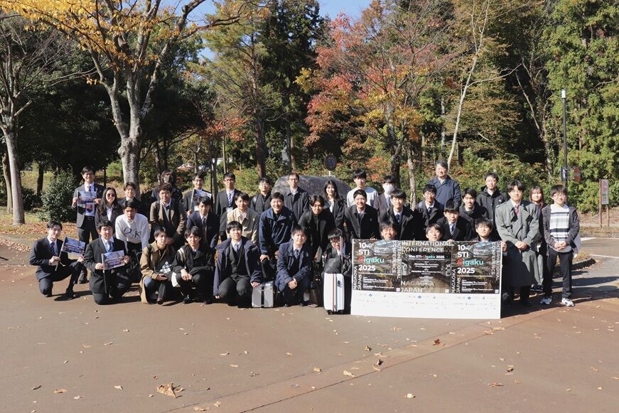 ラボツアー終了後の集合写真