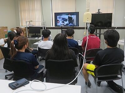 函館高専学生２班８名