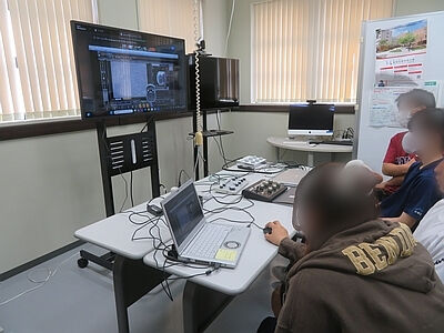 函館高専遠隔操作中