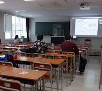 機器の遠隔操作システムを活用した講義の様子3