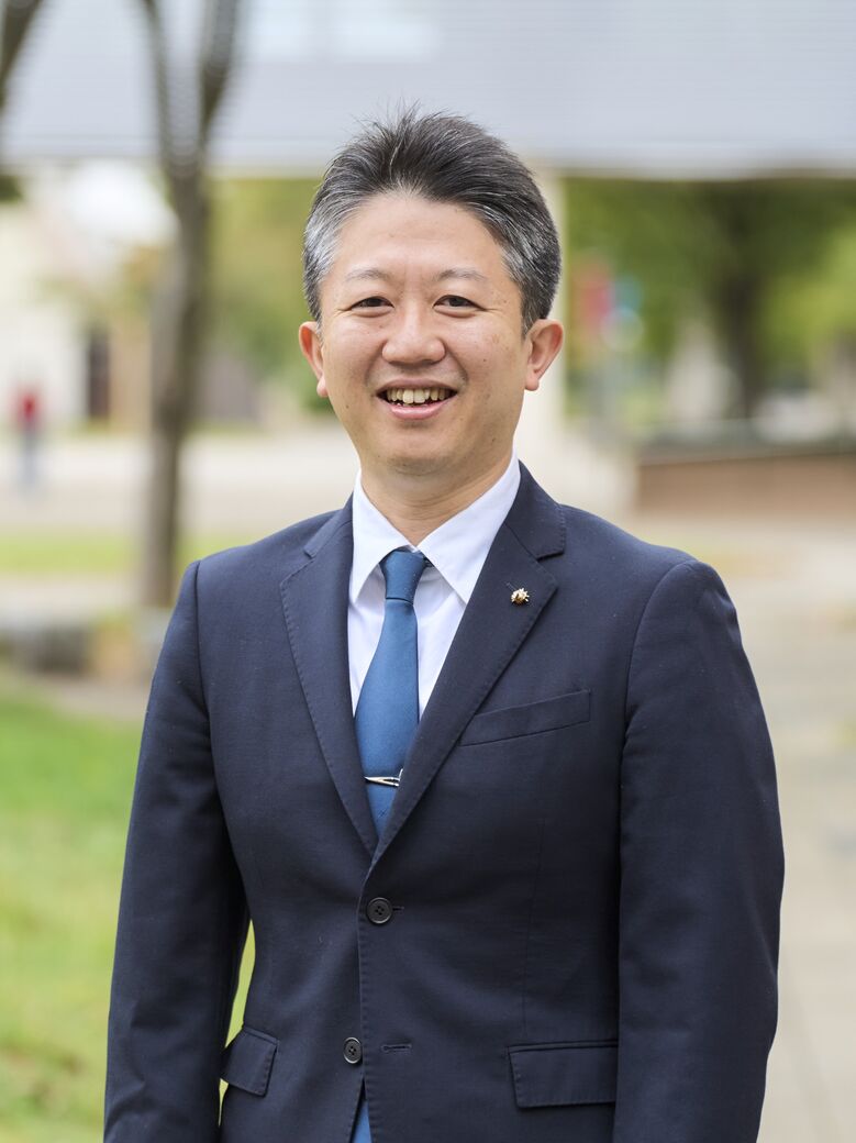 情報・経営システム系 准教授 雲居 玄道